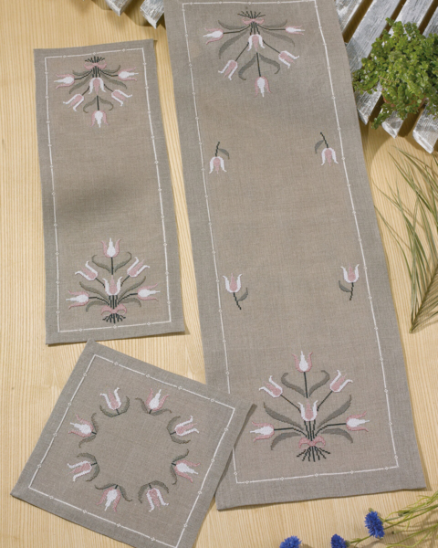 Embroidery Kit Tulips 29 x 29 cm / 11.42 x 11.42 in