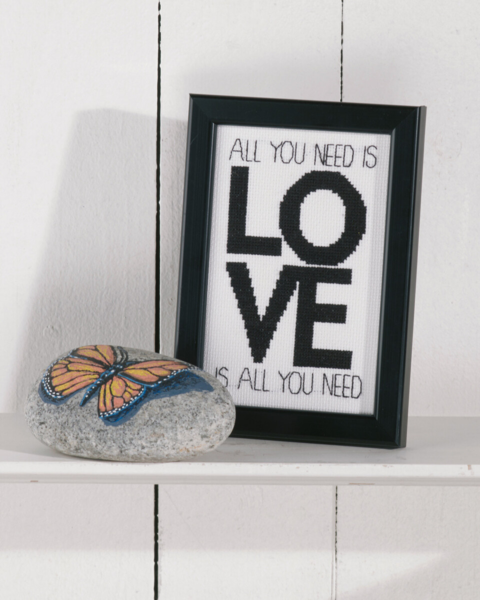 Embroidery Kit Love is all you need 9 x 14 cm / 3.54 x 5.51 in