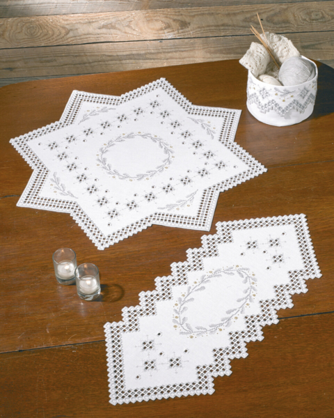 Embroidery Kit Hardanger wreath 67x67 cm / 26.38x26.38 in