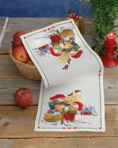 Embroidery Kit Elves w/clip 25 x 66 cm / 10 x 26 in