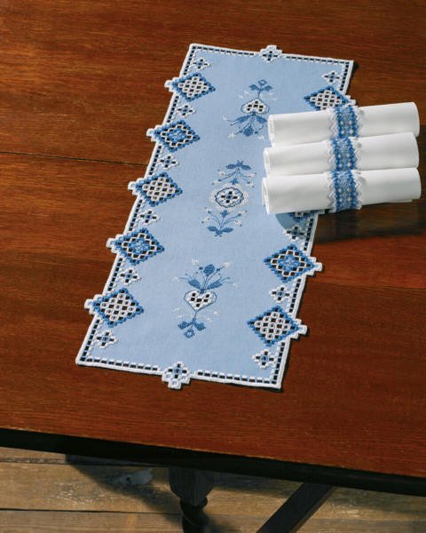 Embroidery Kit Hardanger in blue 29 x 67 cm / 11.42 x 26.38 in