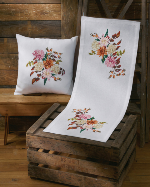 Embroidery Kit Dahlia 38 x 38 cm / 14.96 x 14.96 in