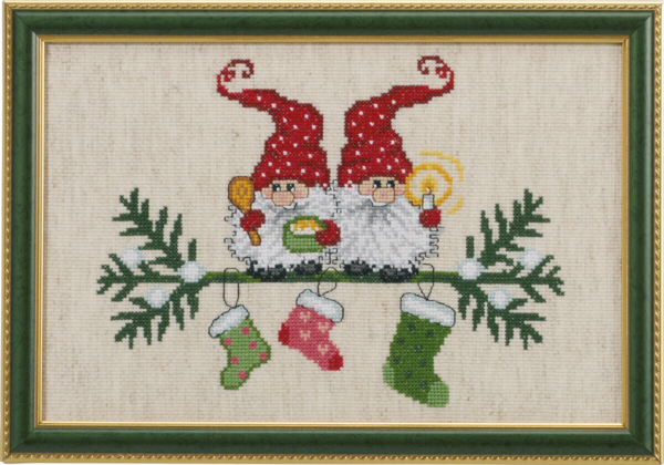 Embroidery Kit Elves & Socks R5425/01 29 x 19 cm / 11 x 7 in
