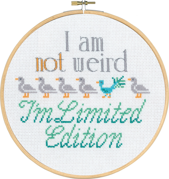 Embroidery Kit I'm not weird M5810/22 20 cm / 7.87 in dia.