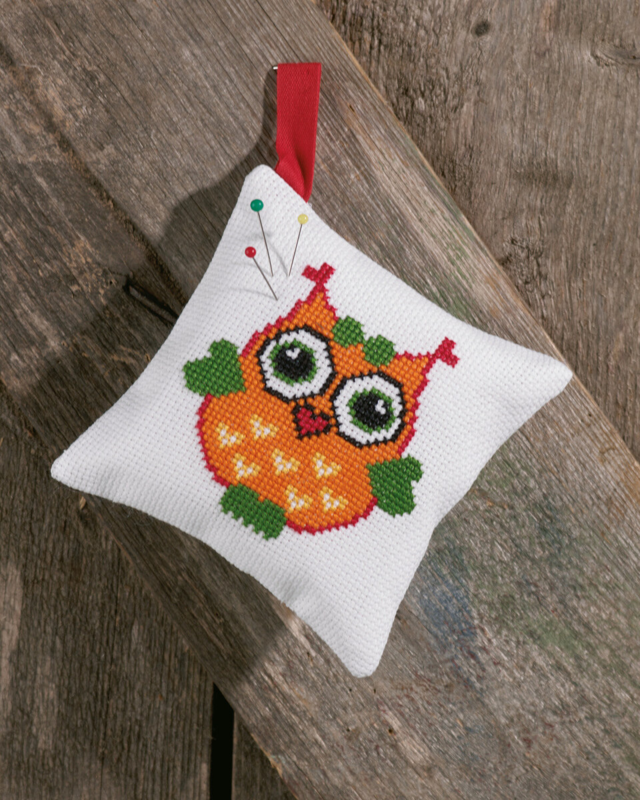 Embroidery Kit Pincushion Orange Owl 12 x 12 cm / 5 x 5 in