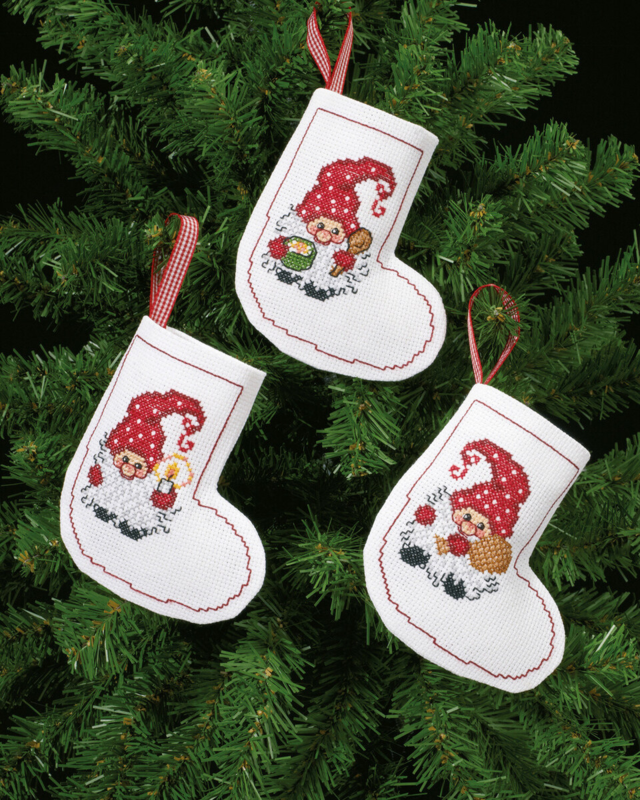 Embroidery Kit 3 gnomes porridge candle bag 11 x 12 cm / 4.33 x 4.72 in