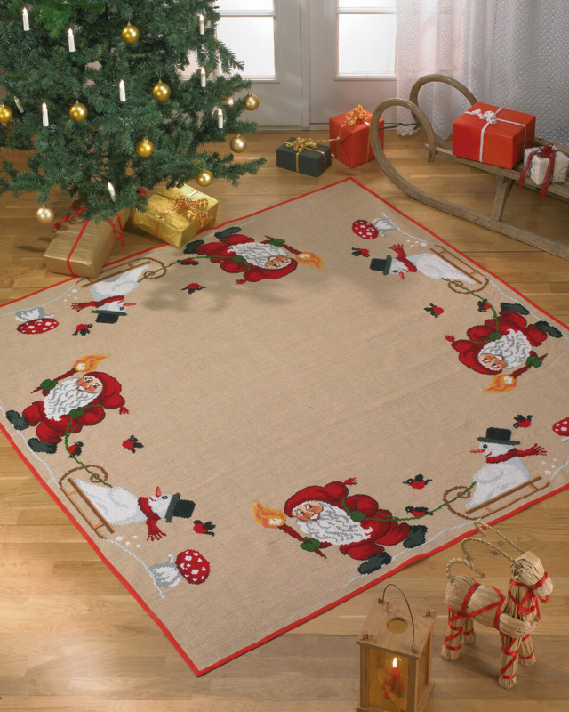 Embroidery Kit Gnome/Snowman 175 x 175 cm / 69 in x 69 in