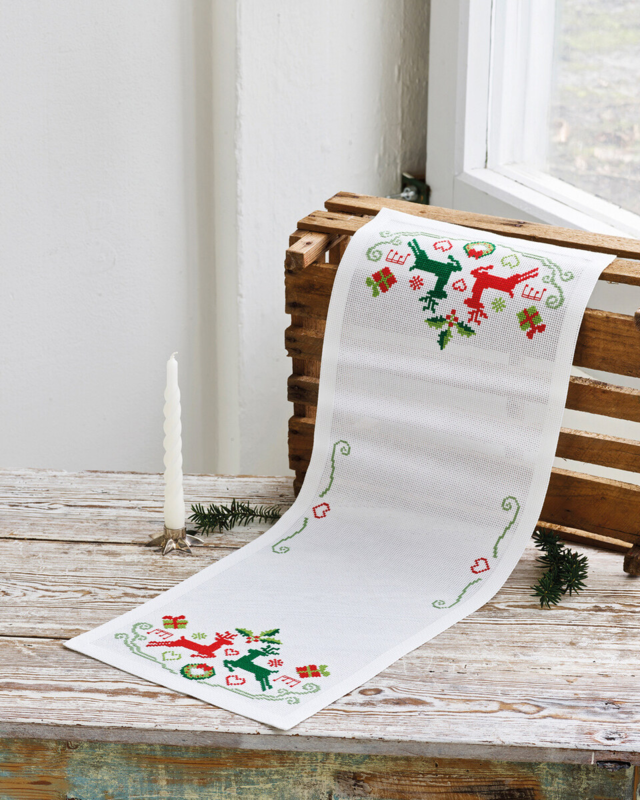 Embroidery Kit Reindeer 28 x 76 cm / 11.02 x 29.92 in