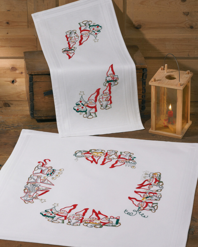 Embroidery Kit Christmastime 40 x 80 cm / 15.75 x 31.50 in