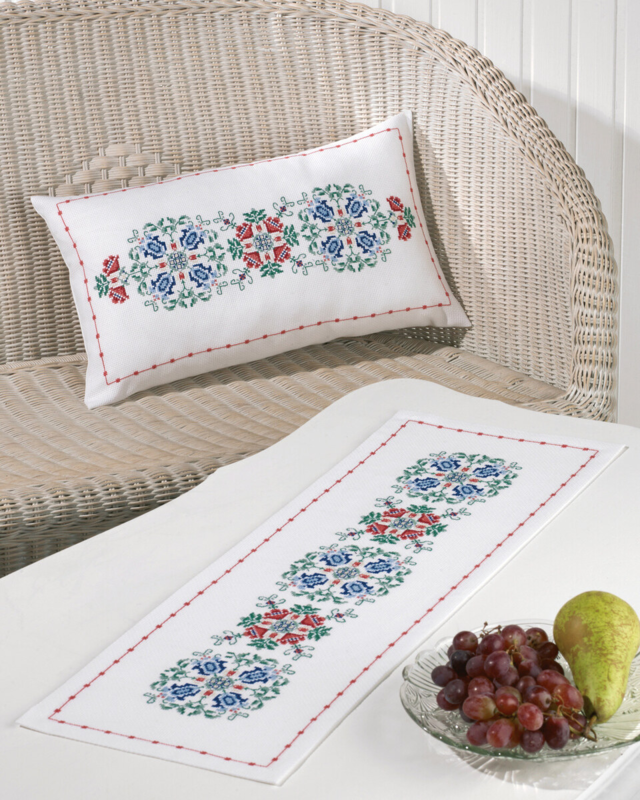 Embroidery Kit Timeless runner 24 x 68 cm / 9.45 x 26.77 in