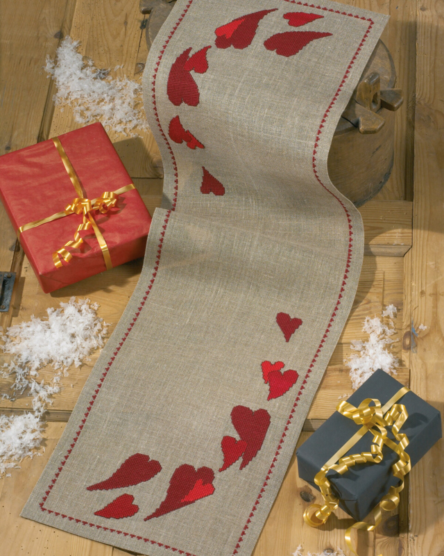 Embroidery Kit Hearts for Christmas 33 x 115 cm / 13 x 45 in