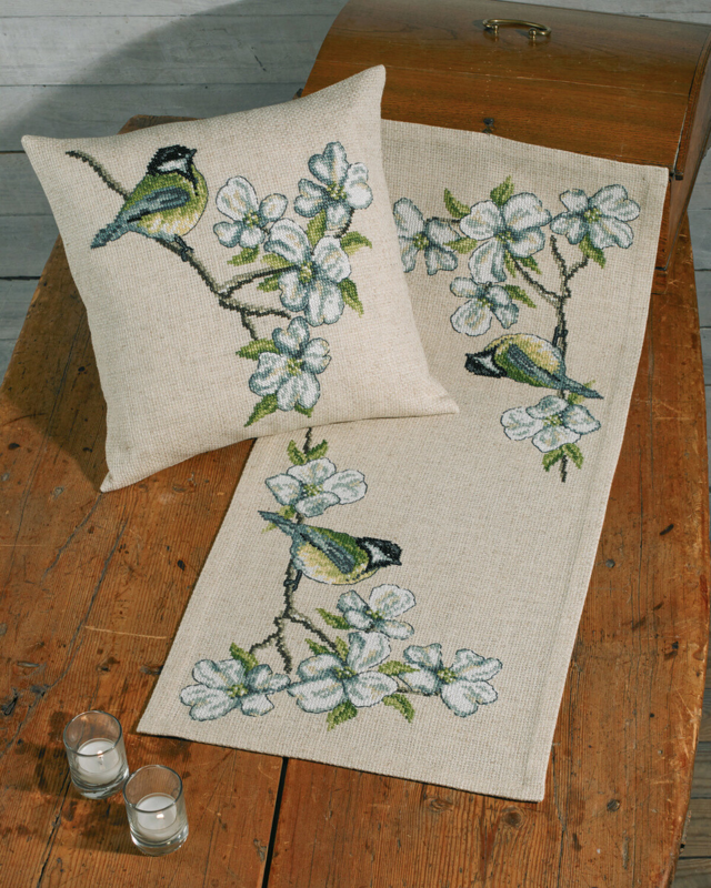 Embroidery Kit Great Tit 36 x 88 cm / 14 x 35 in