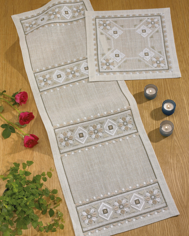 Embroidery Kit Beige/ White 36x111 cm / 14.17x43.70 in