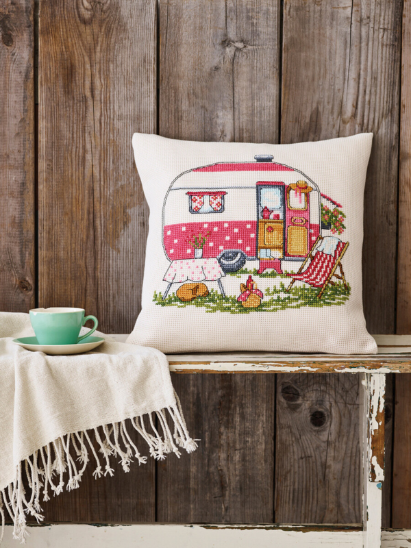 Embroidery Kit Camping trailer 40 x 40 cm / 16 x 16 in