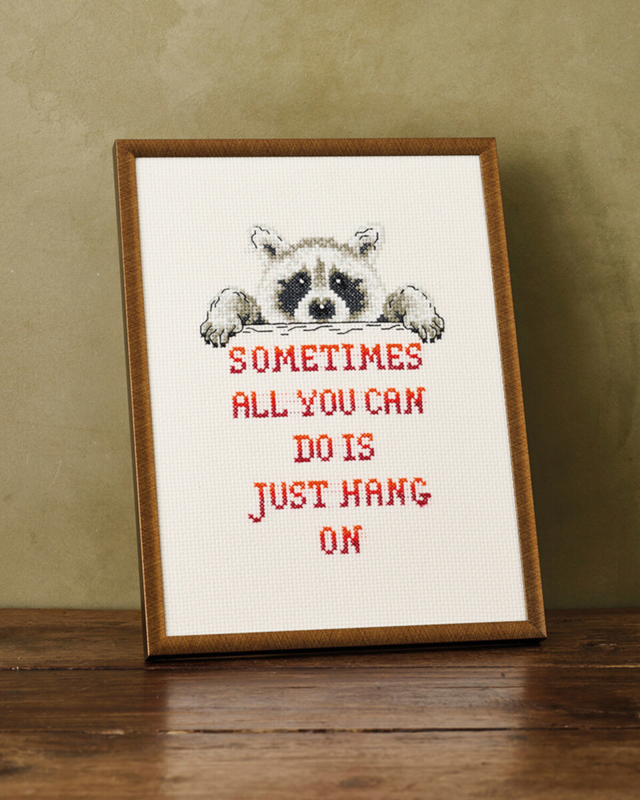 Embroidery Kit Raccoon R5703 18 x 24 cm / 7 x 9 in