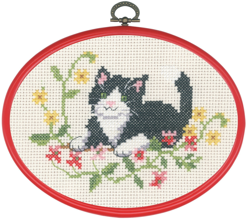 Embroidery Kit Black Cat w/5959/30 13 x 18 cm / 5.12 x 7.09 in