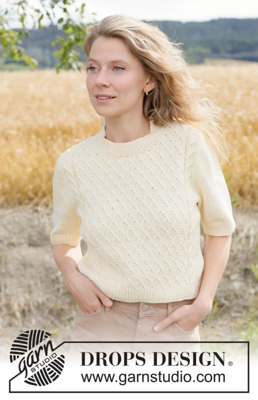 268-24 Sunlit Grid Top by DROPS Design