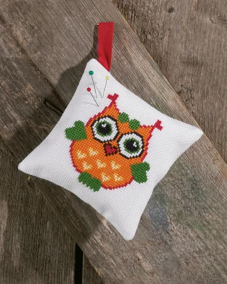 Embroidery Kit Pincushion Orange Owl 12 x 12 cm / 5 x 5 in