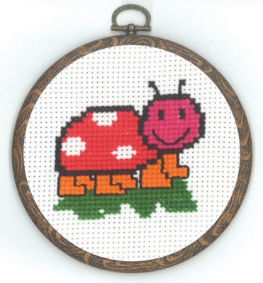 Embroidery Kit Ladybug with frame 5962/60 14 cm / 6 in