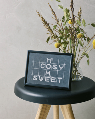 Embroidery Kit Cosy Sweet Home 18x13 cm / 7x5 in