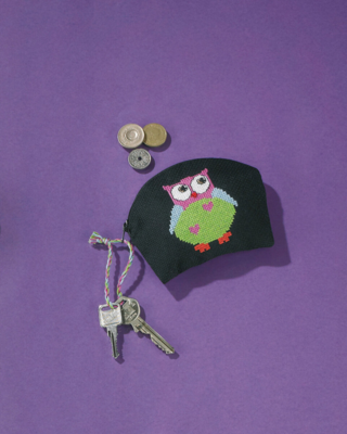 Embroidery Kit Owl on black purse 13 x 10 cm / 5 x 4 in
