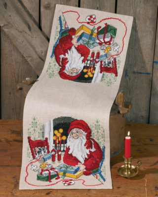 Embroidery Kit Santa & Cat 33 x 98 cm / 12.99 x 38.58 in