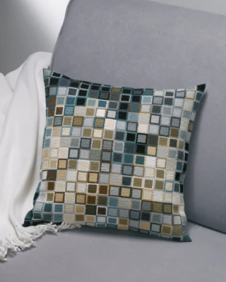 Embroidery Kit Pixel roses 38 x 38 cm / 14.96 x 14.96 in